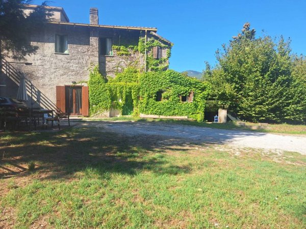 casa indipendente in vendita a Contigliano