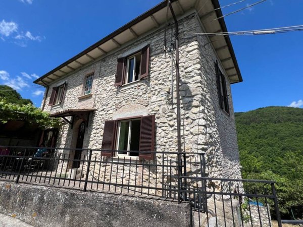 casa indipendente in vendita a Contigliano