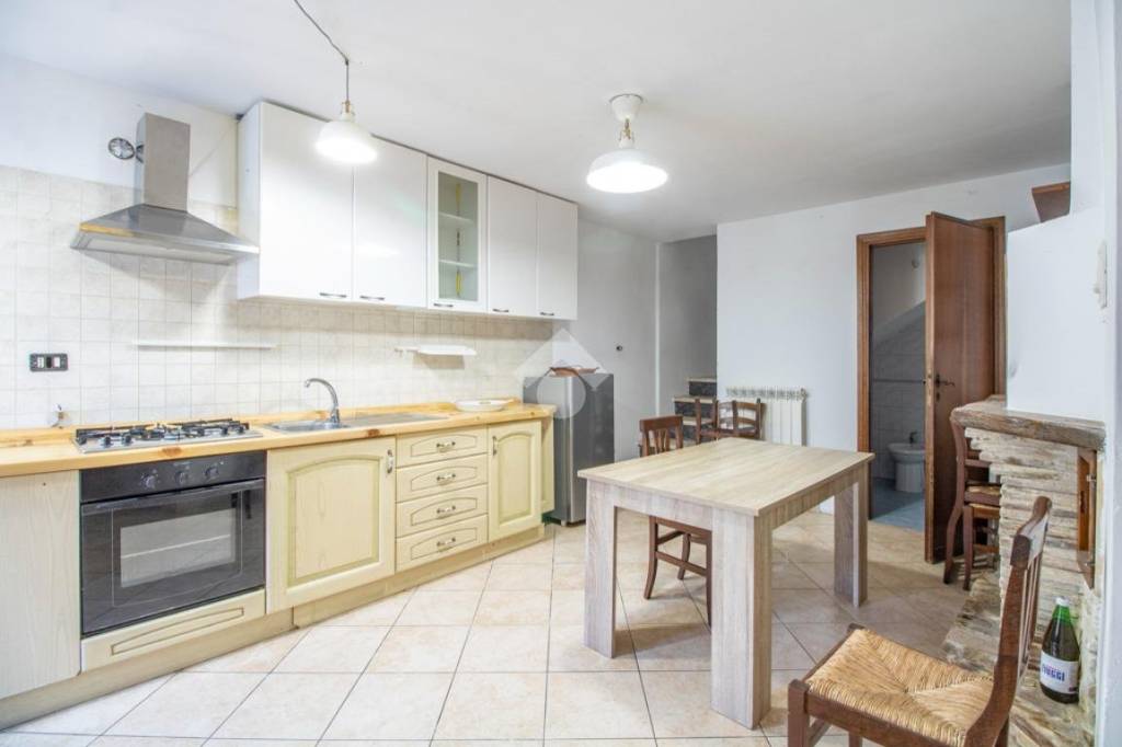 casa indipendente in vendita a Contigliano