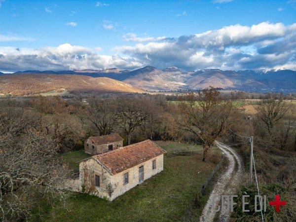 casa indipendente in vendita a Contigliano