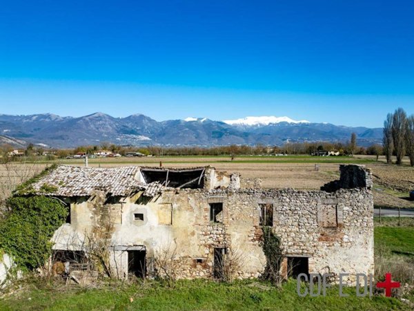 casa indipendente in vendita a Contigliano