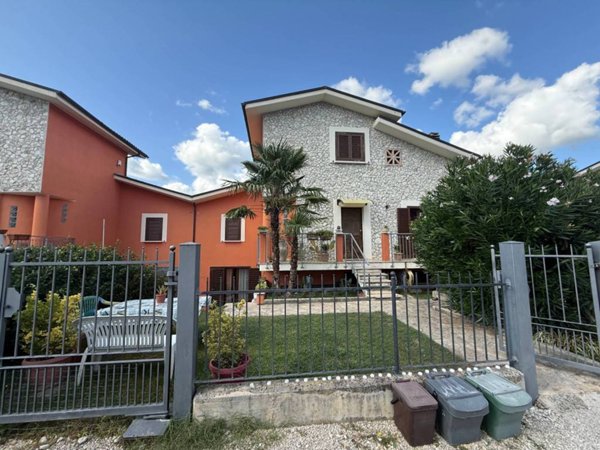 casa indipendente in vendita a Contigliano