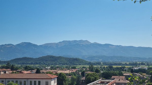 casa indipendente in vendita a Contigliano