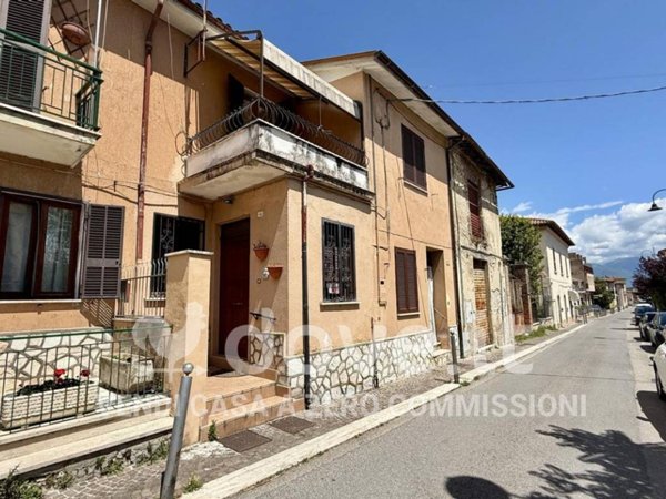 casa indipendente in vendita a Contigliano