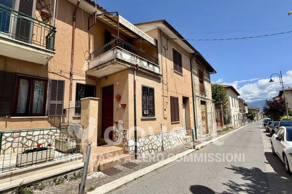 casa indipendente in vendita a Contigliano