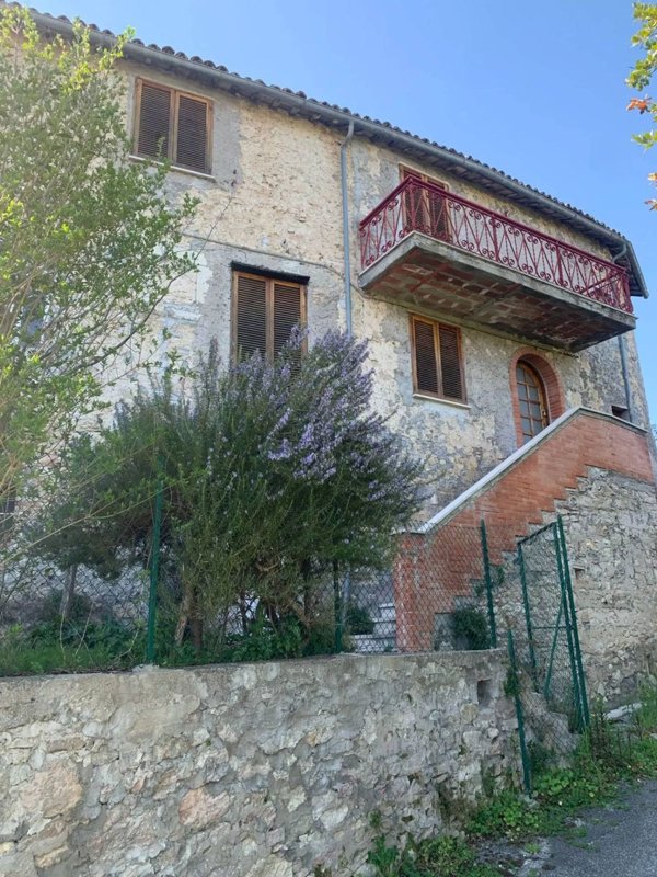 casa indipendente in vendita a Contigliano