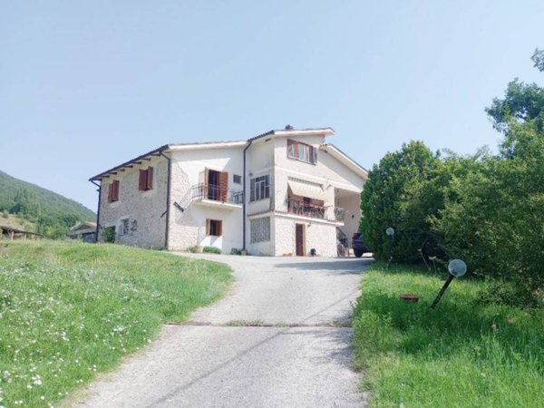 casa indipendente in vendita a Contigliano