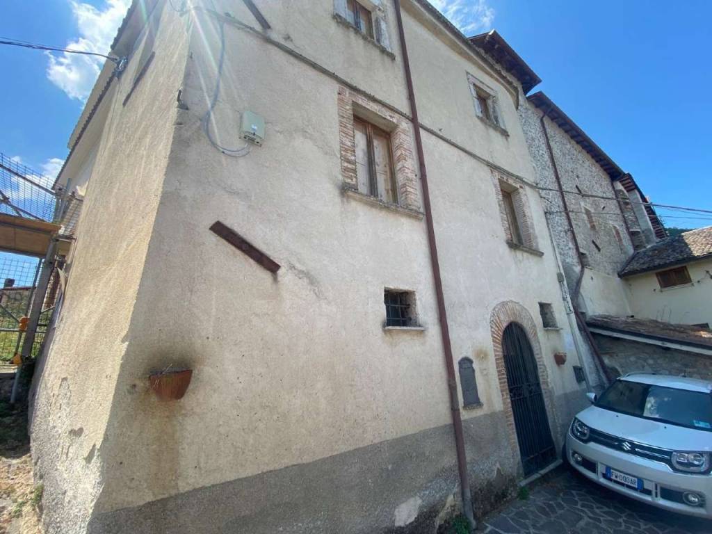 casa indipendente in vendita a Contigliano