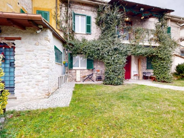casa indipendente in vendita a Contigliano