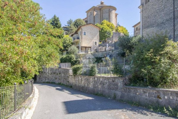 casa indipendente in vendita a Contigliano