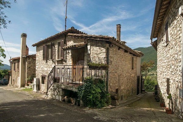 quadrivano in vendita a Cottanello in zona Castiglione