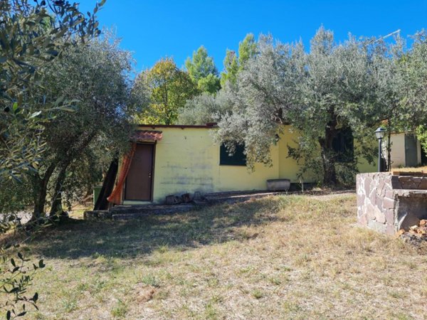 casa indipendente in vendita a Fara in Sabina