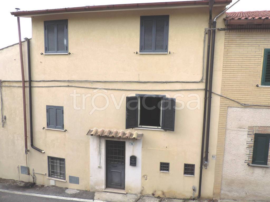appartamento in vendita a Fara in Sabina in zona Coltodino