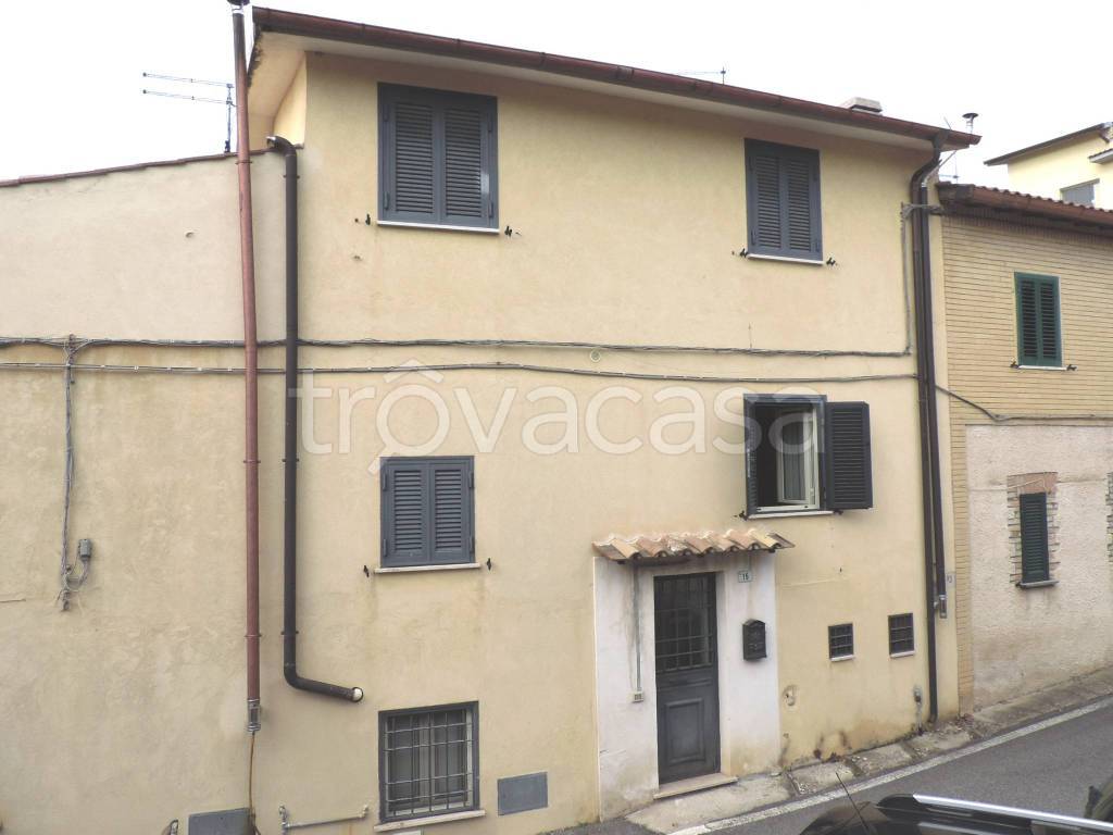 appartamento in vendita a Fara in Sabina in zona Coltodino