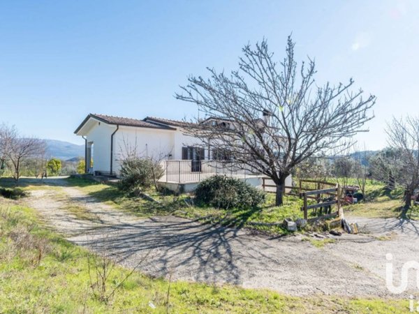 casa indipendente in vendita a Fara in Sabina in zona Passo Corese