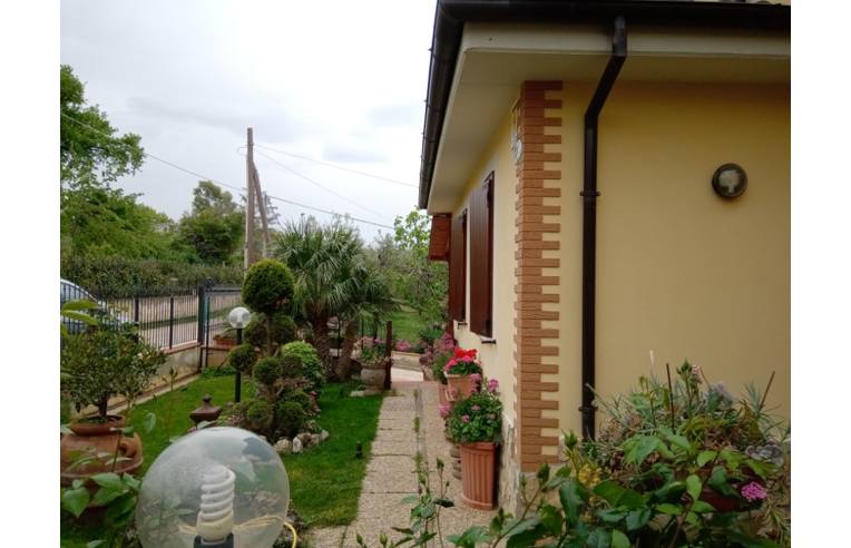 casa indipendente in vendita a Fara in Sabina