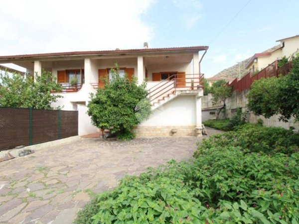 appartamento in vendita a Fara in Sabina in zona Passo Corese