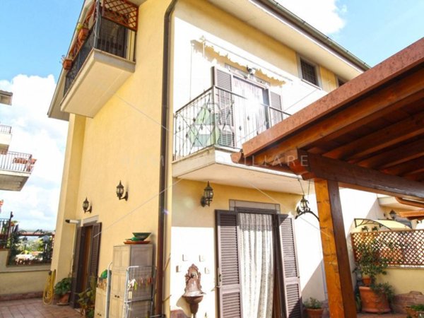 casa indipendente in vendita a Fara in Sabina in zona Passo Corese