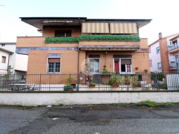 appartamento in vendita a Fara in Sabina in zona Passo Corese