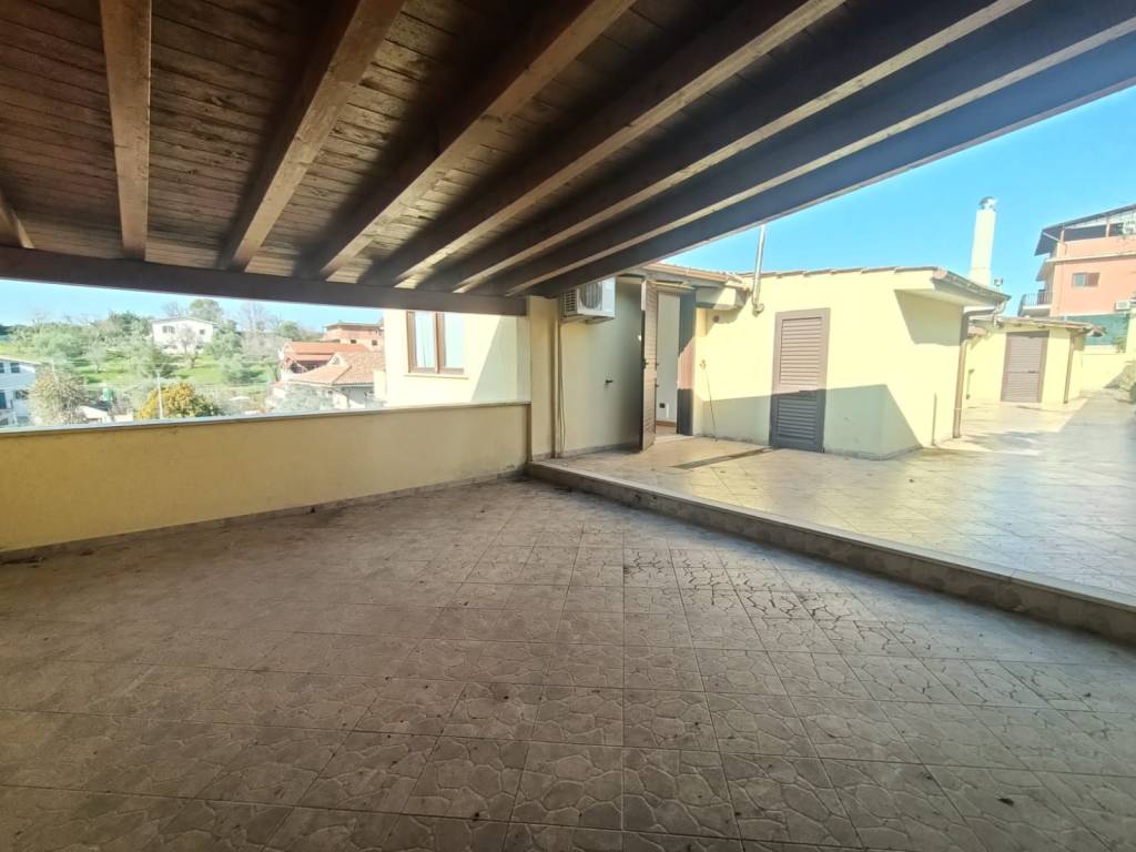 appartamento in vendita a Fara in Sabina in zona Passo Corese