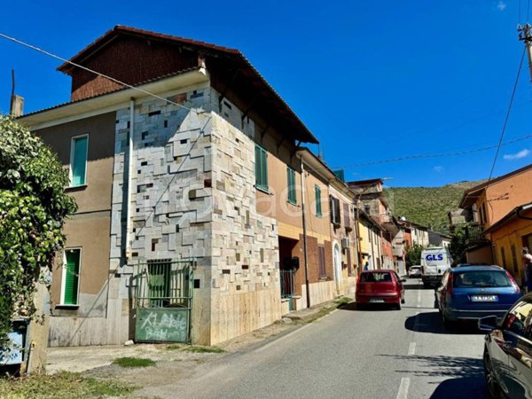 appartamento in vendita a Fara in Sabina in zona Passo Corese