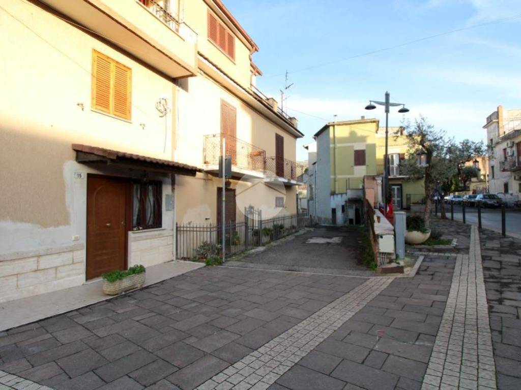 appartamento in vendita a Fara in Sabina