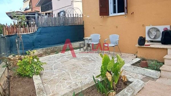 appartamento in vendita a Fara in Sabina in zona Passo Corese