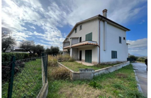 appartamento in vendita a Fara in Sabina