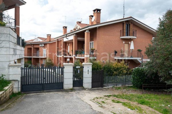 appartamento in vendita a Fara in Sabina in zona Passo Corese