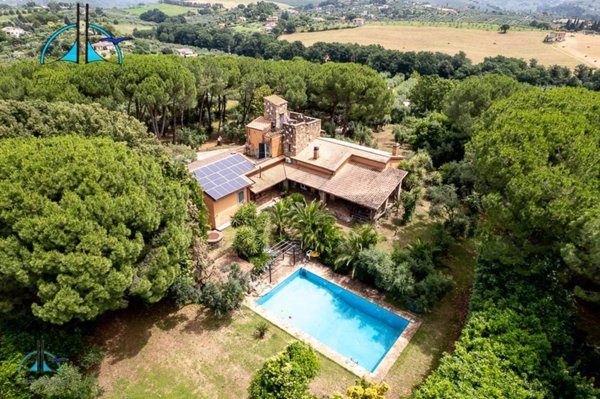 casa indipendente in vendita a Fara in Sabina