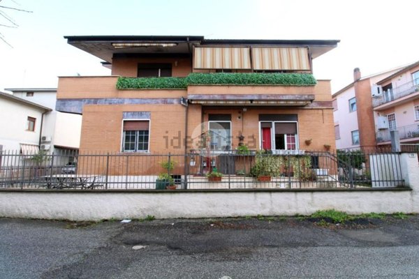 appartamento in vendita a Fara in Sabina in zona Passo Corese