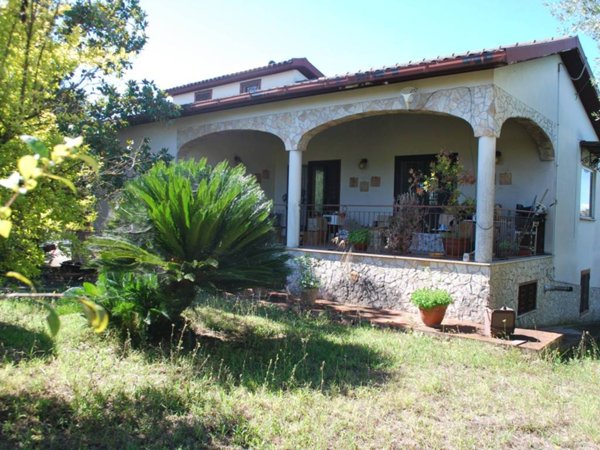 casa indipendente in vendita a Fara in Sabina in zona Talocci