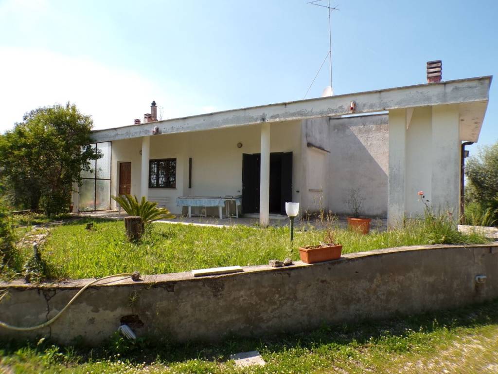 casa indipendente in vendita a Fara in Sabina in zona Passo Corese