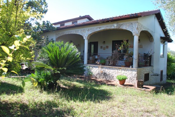 casa indipendente in vendita a Fara in Sabina in zona Talocci