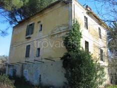 appartamento in vendita a Fara in Sabina in zona Farfa