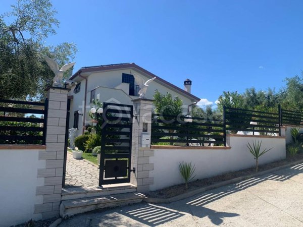 casa indipendente in vendita a Fara in Sabina in zona Passo Corese