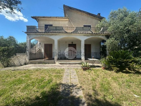 casa indipendente in vendita a Fara in Sabina in zona Passo Corese
