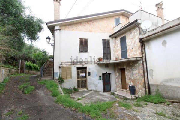 appartamento in vendita a Fara in Sabina