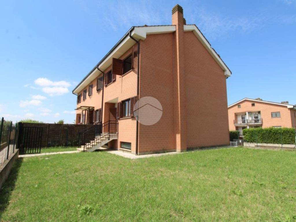 casa indipendente in vendita a Fara in Sabina in zona Passo Corese