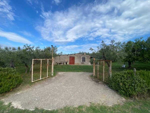 casa indipendente in vendita a Fara in Sabina