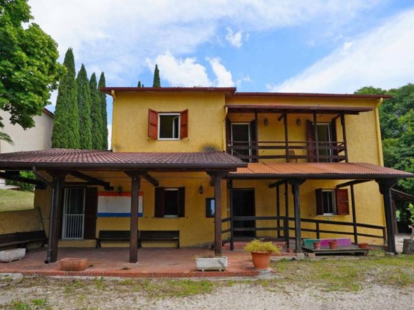 casa indipendente in vendita a Fara in Sabina