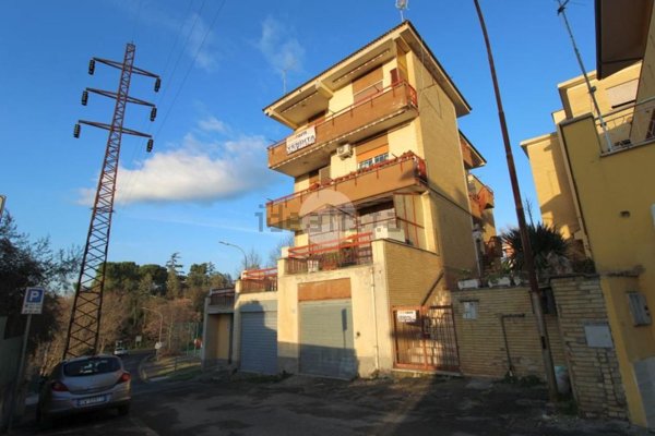 appartamento in vendita a Fara in Sabina in zona Passo Corese