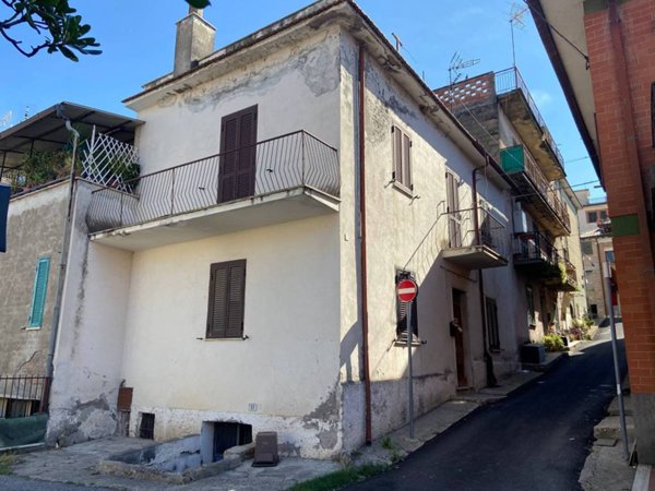 casa indipendente in vendita a Fara in Sabina in zona Corese Terra