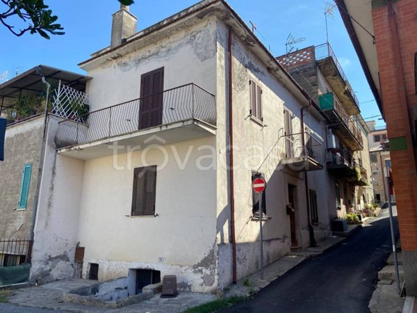 casa indipendente in vendita a Fara in Sabina in zona Corese Terra