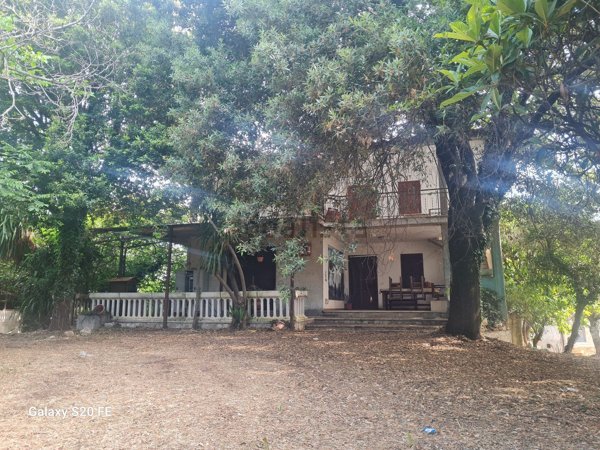 casa indipendente in vendita a Fara in Sabina