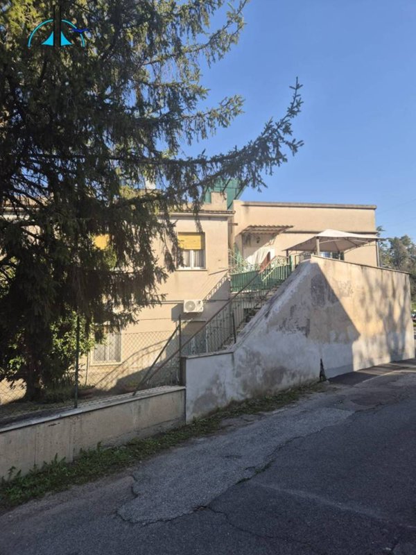 appartamento in vendita a Fara in Sabina in zona Passo Corese