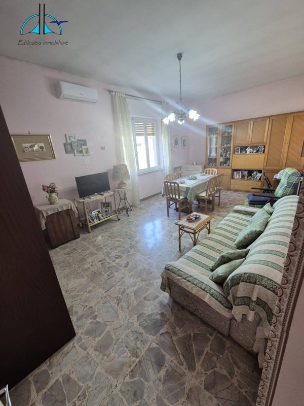 appartamento in vendita a Fara in Sabina in zona Passo Corese