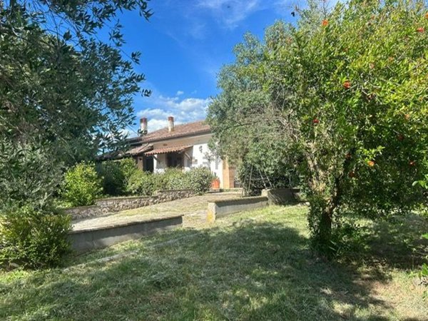 casa indipendente in vendita a Fara in Sabina in zona Passo Corese