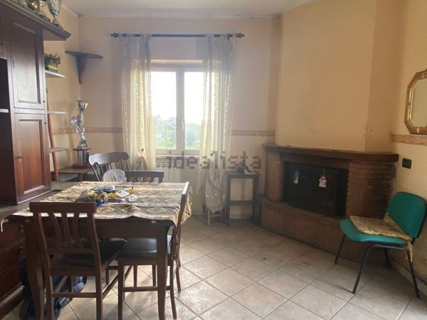 appartamento in vendita a Fara in Sabina in zona Passo Corese