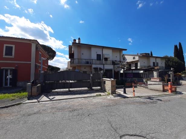 appartamento in vendita a Fara in Sabina